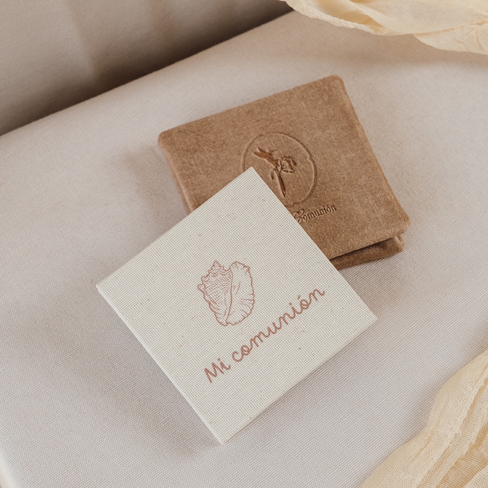 Little Folio communion 3